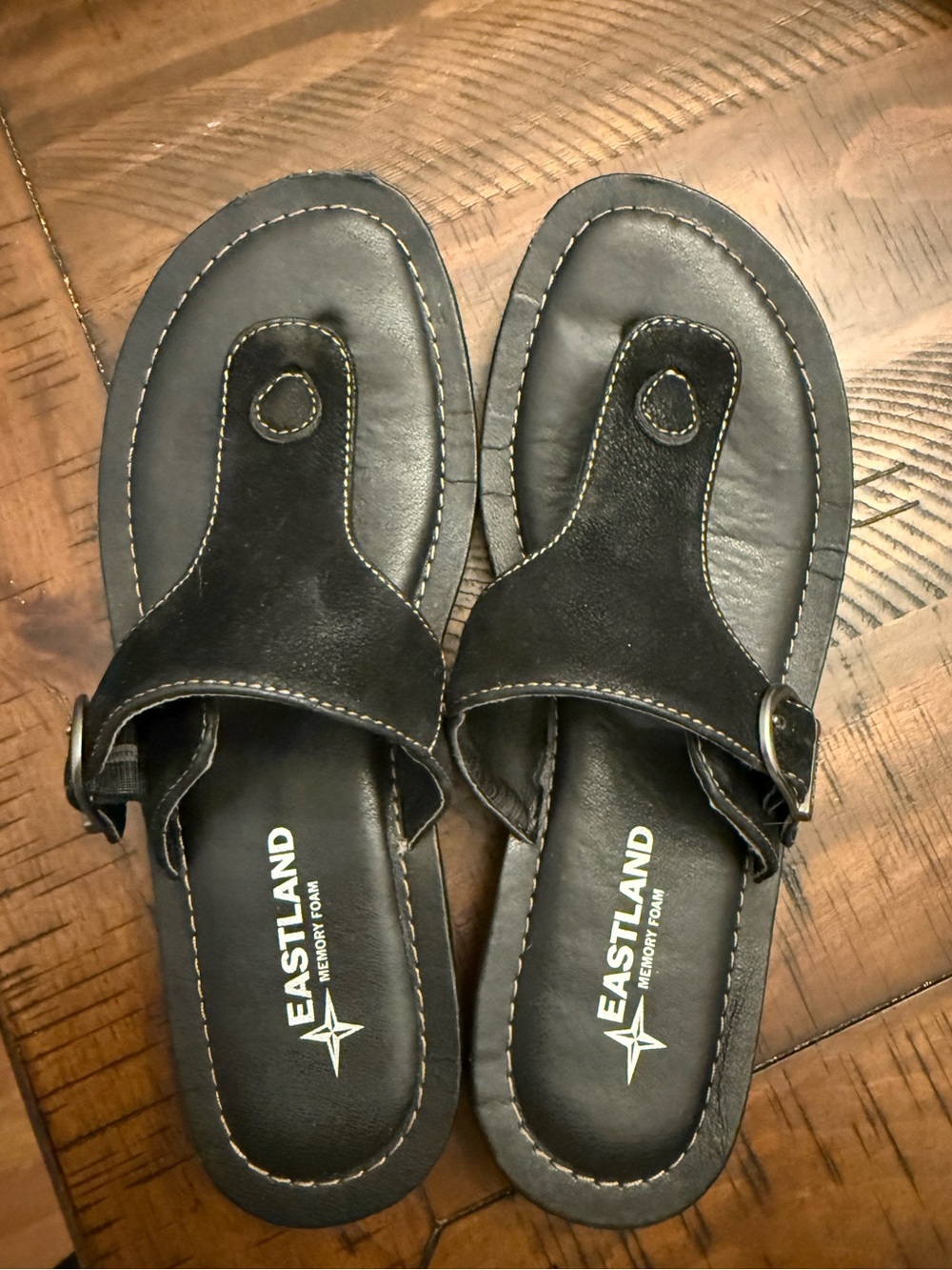 Eastland Emilia thong sandal, VGUC, black, 8